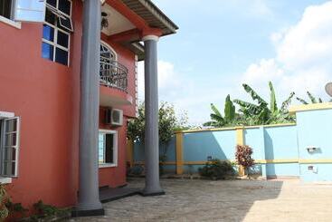 Lifeline Hotel And Suites