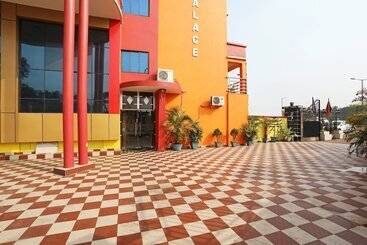 فندق Tr Palace By Oyo Rooms