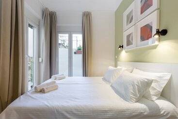 Apartman Dinostratus House