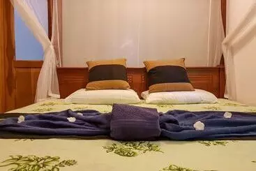 White Villa Beach Resort