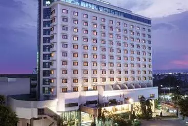 Отель Lanna Palace 2004