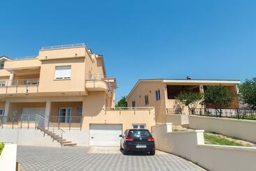 پانسیون Luxury Villa Imperial   With The Vineyard Views