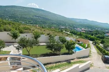 پانسیون Luxury Villa Imperial With The Vineyard Views