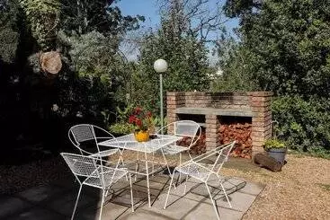 Majatalo Arbour1 Guesthouse