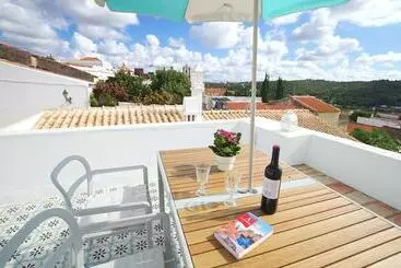 Mökkimajoitus Casa Margarida Azul