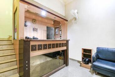 בית מלון כפרי Kala Laxmi Executive By Oyo Rooms