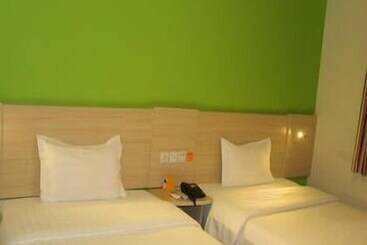 Hotell 7 Days Inn