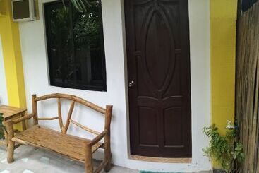 Pensjonat Guanna's Place Room And Resto Bar