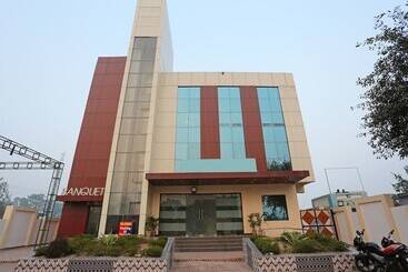 The Ashoka Hotel By Oyo Rooms