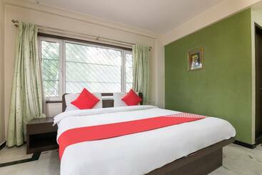 هتل Compact Villa Lavelle