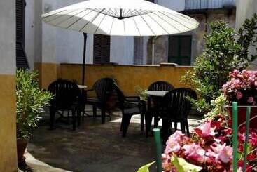 مبيت وإفطار Viabasso11 Guest House