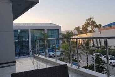 هتل روستایی Hôtel De La Vallée Chlef