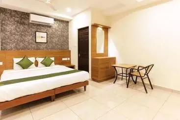 هتل Treebo Trend Cmks Gulmohar Suites