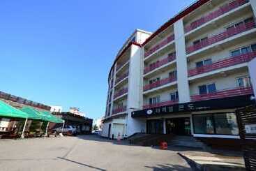 آپارتمان Naksan Meriel Condo