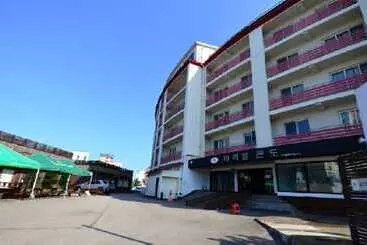 Huoneisto Naksan Meriel Condo