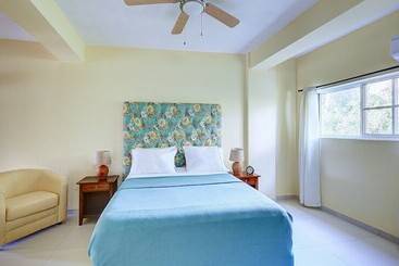 ホテル L'auberge Du Vieux Port