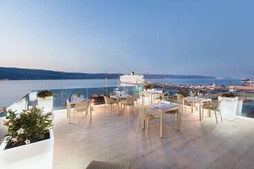 בית מלון כפרי Oniros Residences