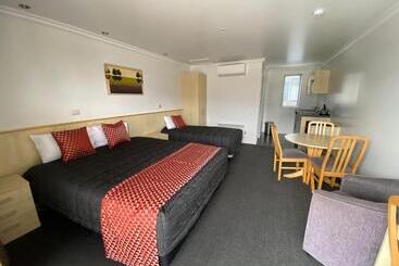 בית מלון כפרי Grove Park Motor Lodge