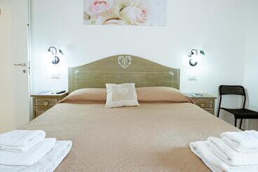 6 In Centro Guest House