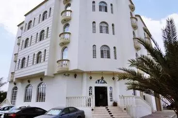 Al Ferdous Hotel Apartments