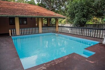 فندق Goldi Villa