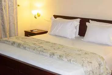 Hotel Lou Ralph