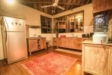 ツーリストアパートメント Rumah Nyaman Villa