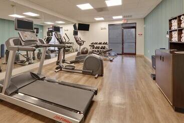 فندق Holiday Inn Express & Suites Irving Conv Ctr   Las Colinas, An Ihg