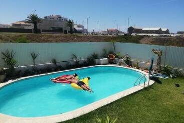 הוסטל Vagueira Guest House