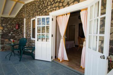 هتل Kings Landing