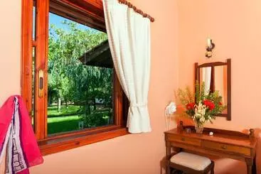 Hotelli Alykes Park Bungalows