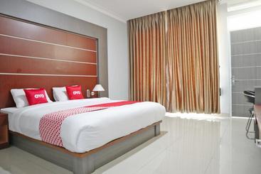 Otel Oyo 1572 Orange Residence Syariah