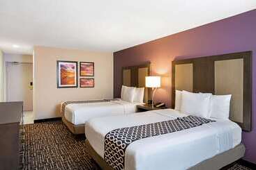 هتل La Quinta Inn & Suites By Wyndham Las Vegas Nellis