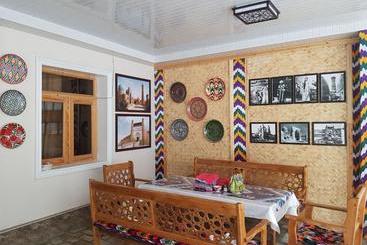 ペンション Guest House Ibrohim حلال