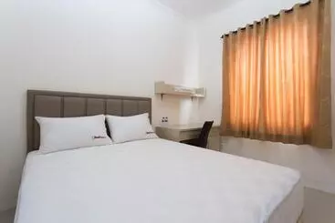 Pensión Reddoorz Plus Near Siloam Karawaci