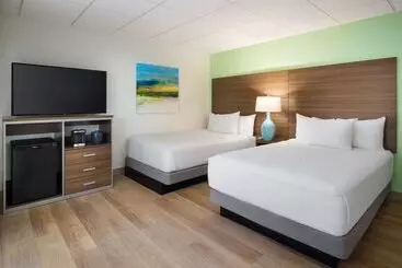 هتل Best Western Naples Inn & Suites