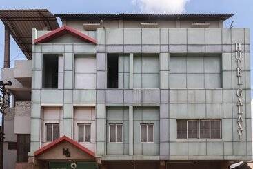 Spot On 49477 Hotel Galaxy