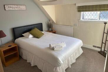 酒店 Chequers Country Inn