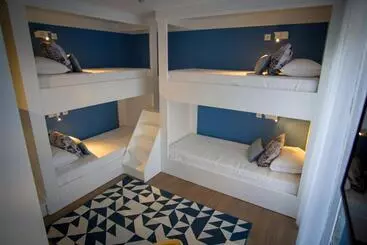 Zigzag Hostel