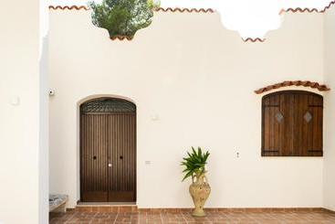 פנסיון Ad Astra