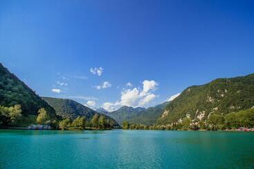 تختخواب و صبحانه Sunny Rooms