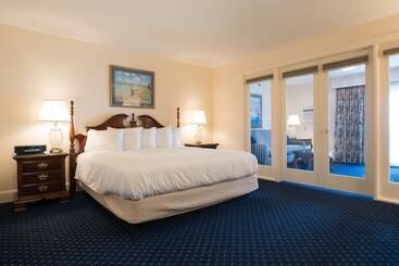 ホテル Bluenose Inn   Bar Harbor