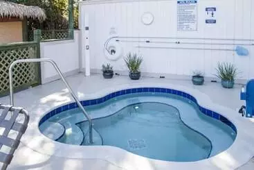 هتل Bryan S Spanish Cove