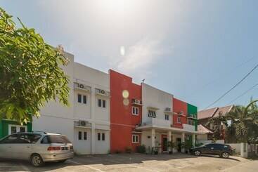 Hotel Reddoorz Syariah @ Panglima Nyak Makam Aceh