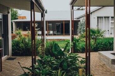 Пансион Azaria Guesthouse