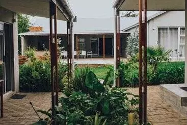 Majatalo Azaria Guesthouse