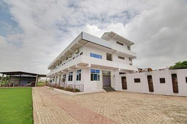 酒店 Spot On 40522 Siya  & Garden