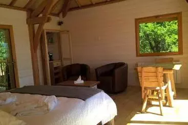 Bed and Breakfast Cabanes Du Hérisson, Cabanes Perchées De Standing Avec Spa