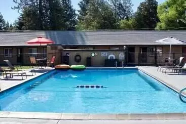 مُتل Cascade Lodge