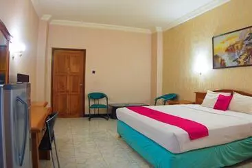 ホテル Reddoorz Plus @ Ketapang Satu Beach Kupang